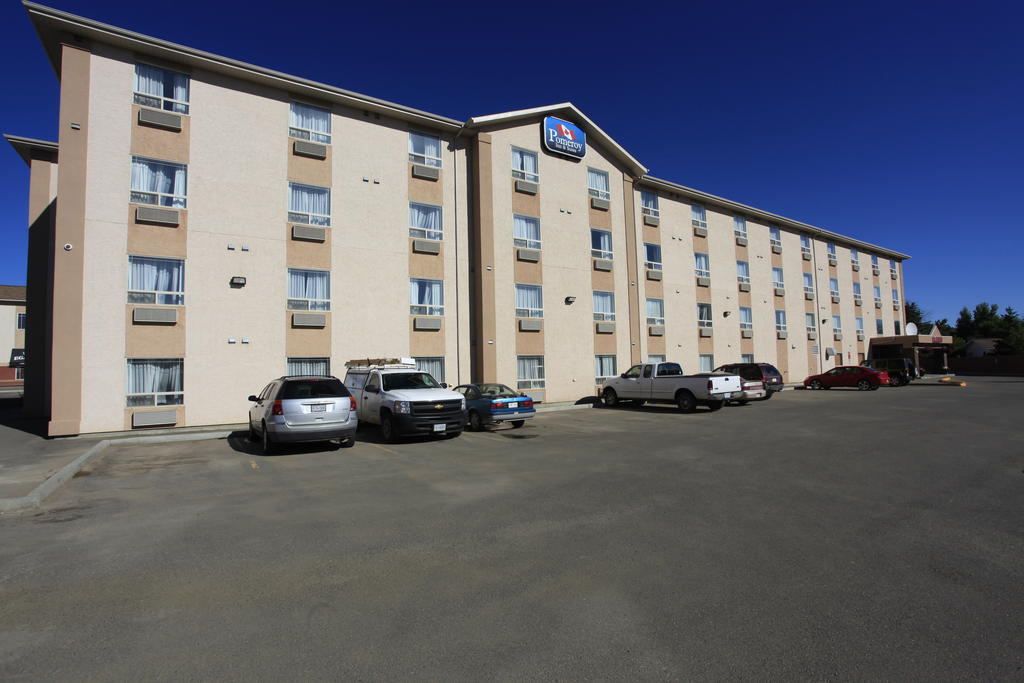 Pomeroy Inn & Suites Fort St. John Extérieur photo