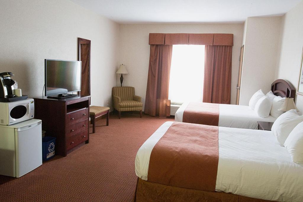 Pomeroy Inn & Suites Fort St. John Extérieur photo