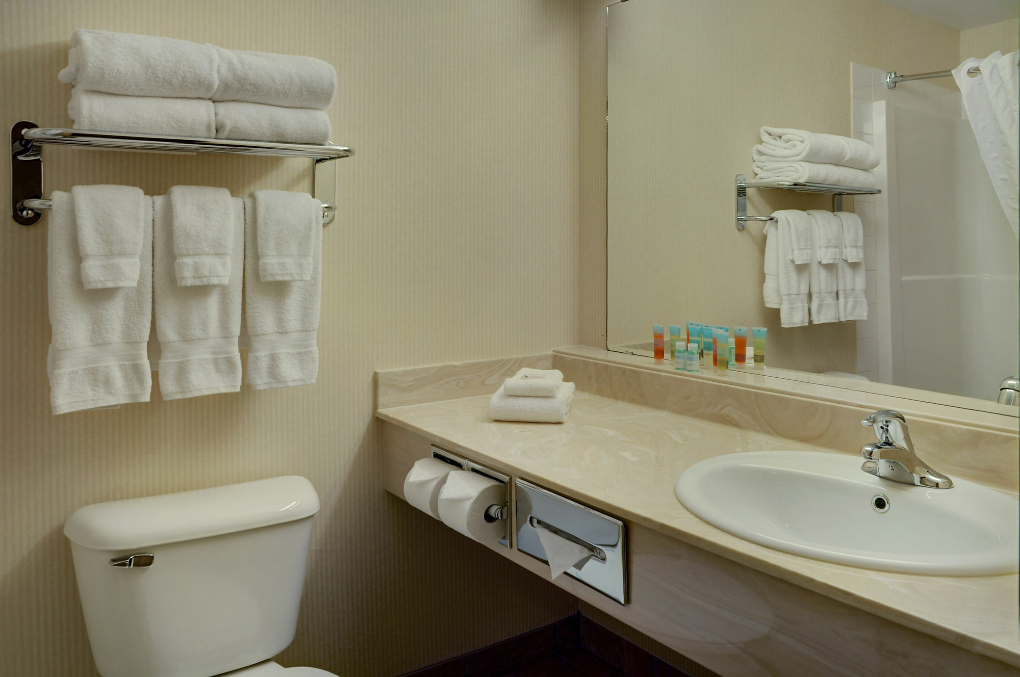 Pomeroy Inn & Suites Fort St. John Extérieur photo
